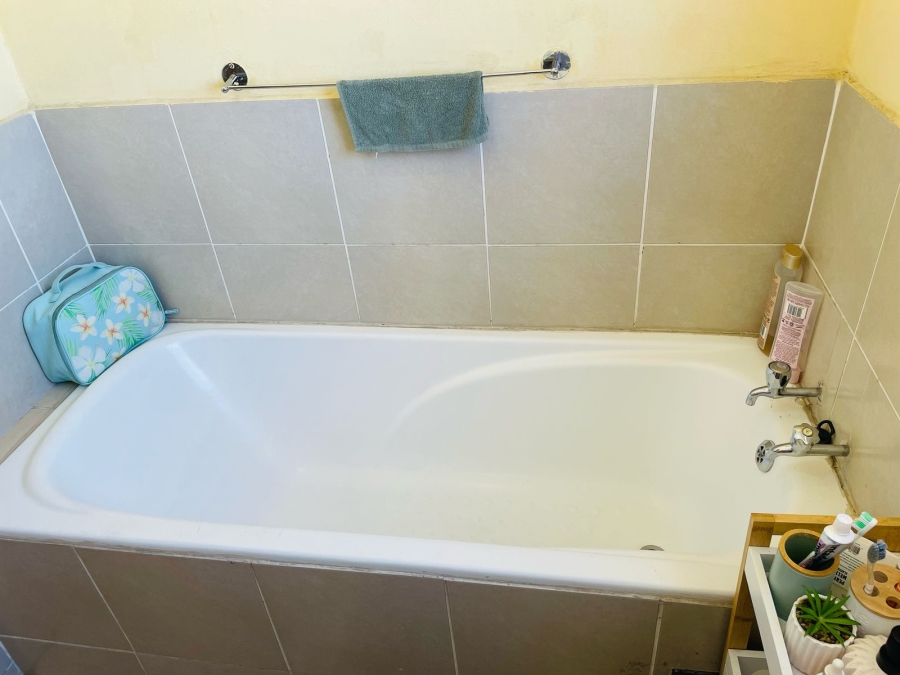 1 Bedroom Property for Sale in Rustenburg Central North West